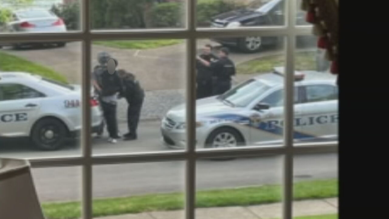 Three-county police chase of suspects in AT&T store robbery ends with arrest in Lake Forest